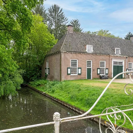 Holiday home Zwaluwenburg 8