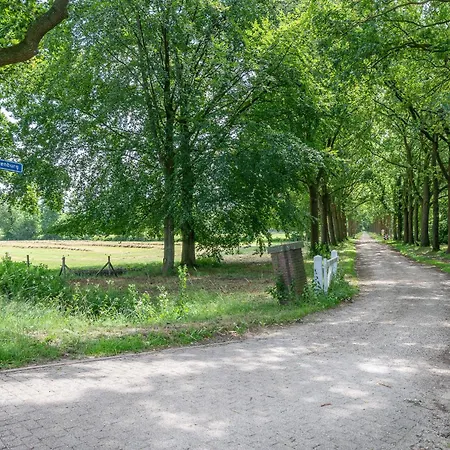 Holiday home Zwaluwenburg 8 't Harde