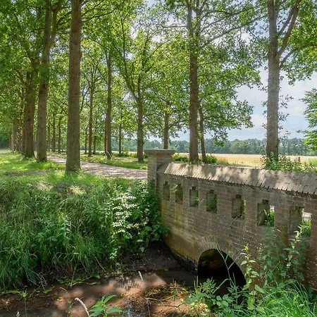 Zwaluwenburg 8